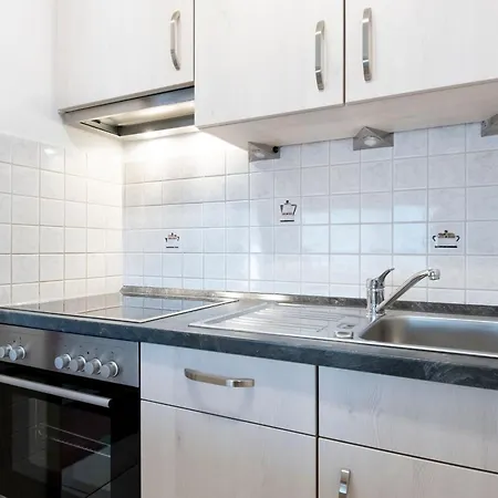 Waldstrasse 2 12 公寓 *